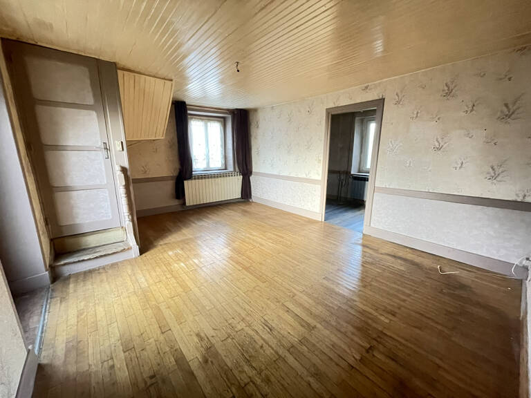 Maison à rénover avec terrain attenant. — photo 1