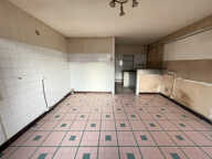 Maison à rénover avec terrain attenant. — photo 2