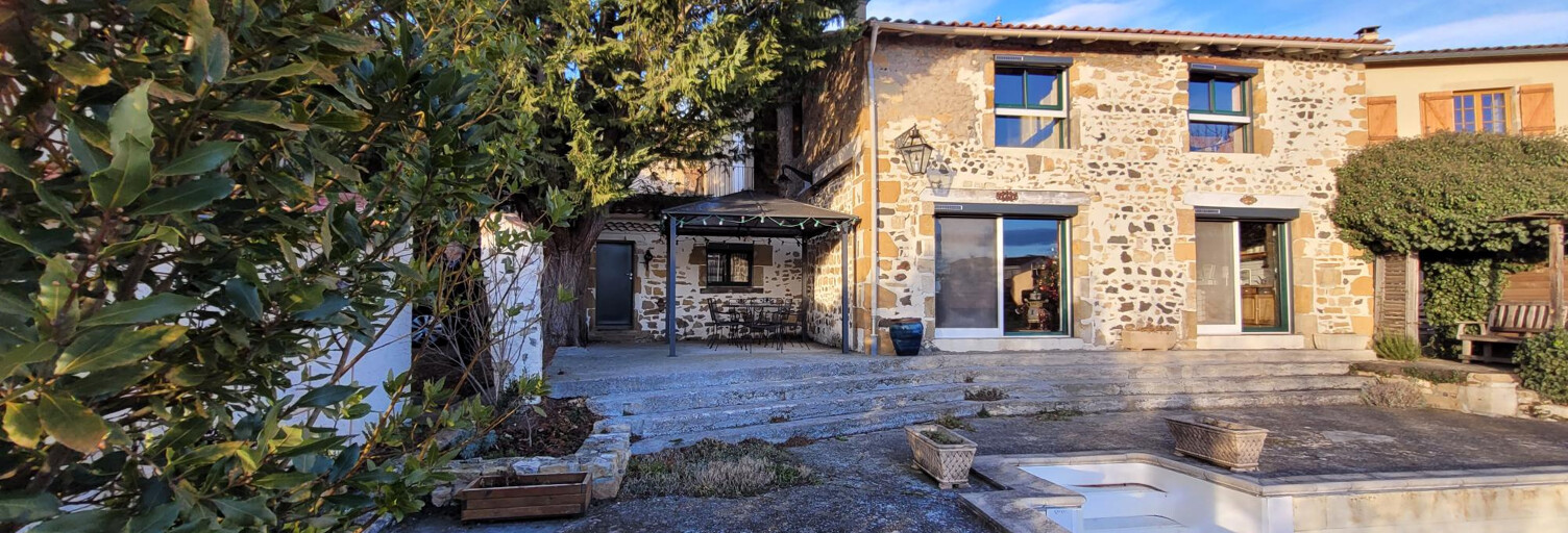 Maison 10 Pièces 211 m² à vendre à Saint-Maurice (63270)