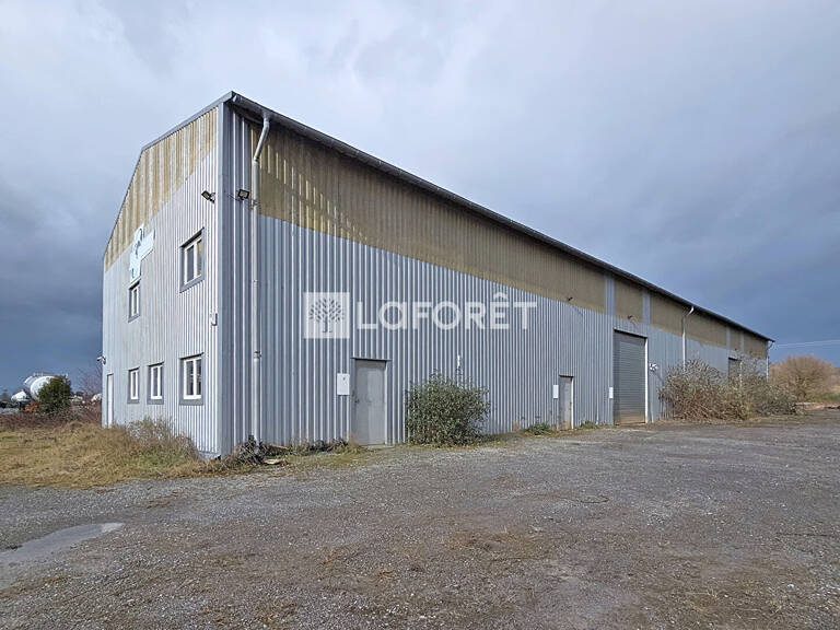Bâtiment à usage professionnel Lacq 864m² — photo 1