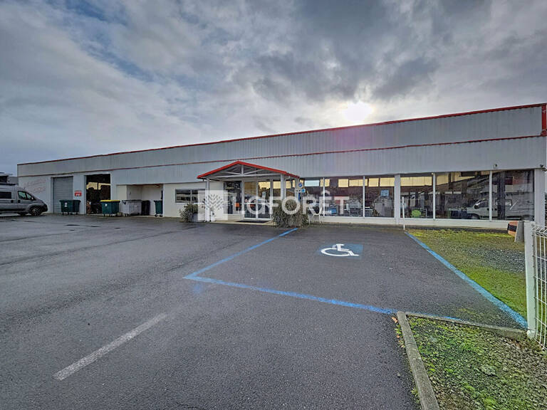 Bâtiment à usage professionnel et commercial Artix 629m² — photo 1