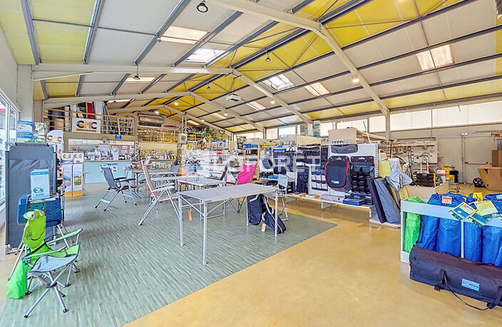 Bâtiment à usage professionnel et commercial Artix 629m² — photo 4