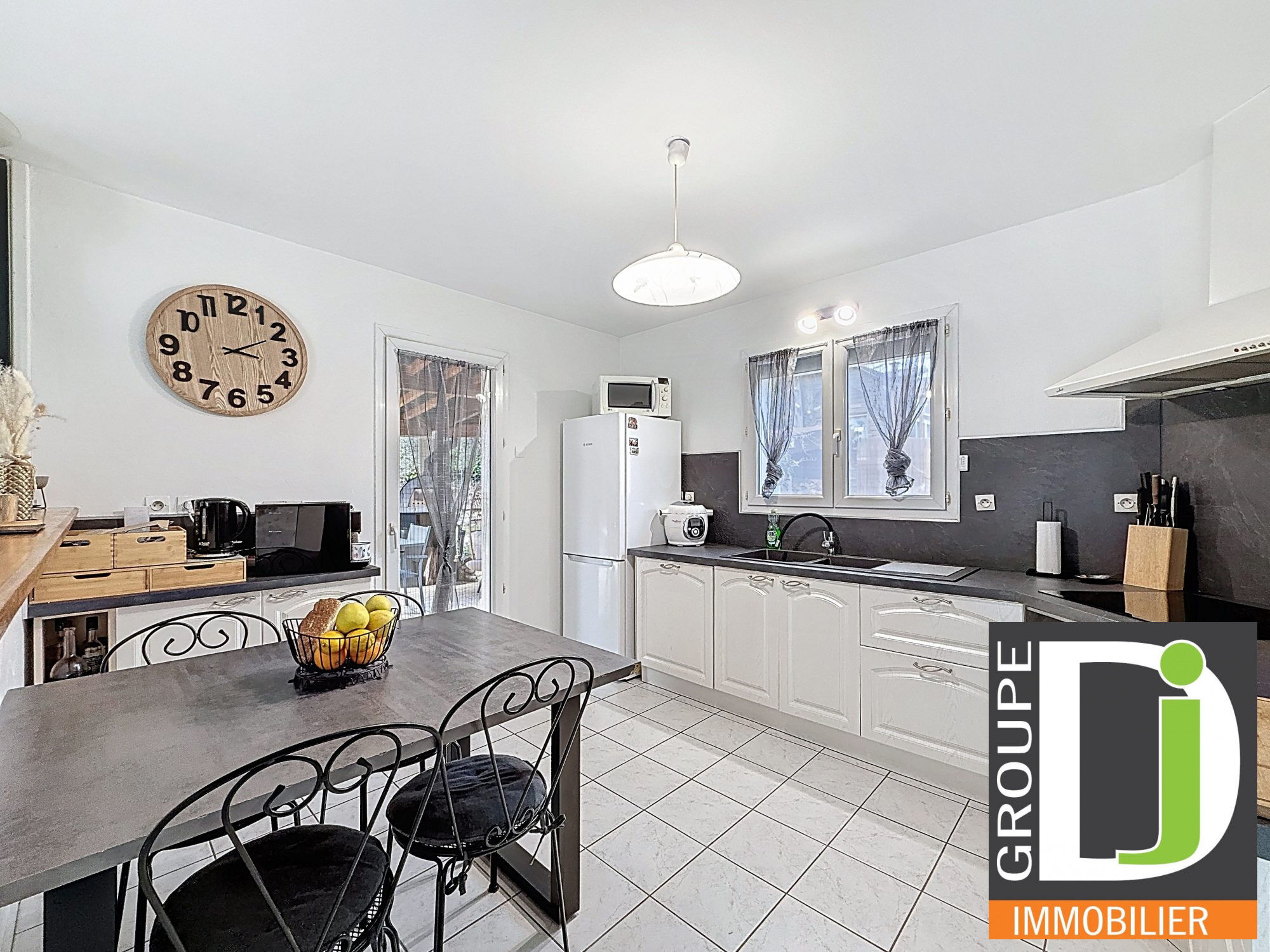 Villa / Maison  T5 à vendre Aouste-sur-Sye 26400