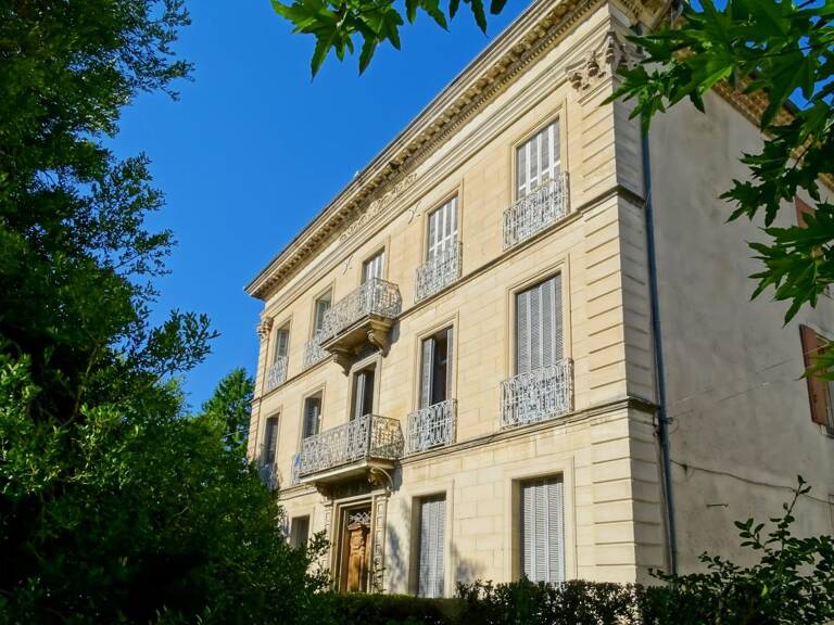 Exclusivité à MANE, Immeuble 19ieme à fort potentiel — photo 1