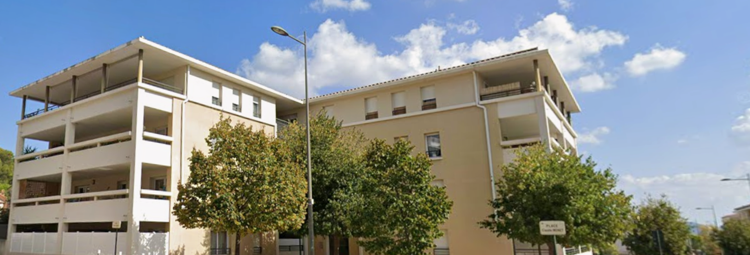 Garage  15 m² à louer à Cuers (83390)