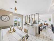 Superbe villa lumineuse vue mer et montagnes avec piscine – Mand — photo 3