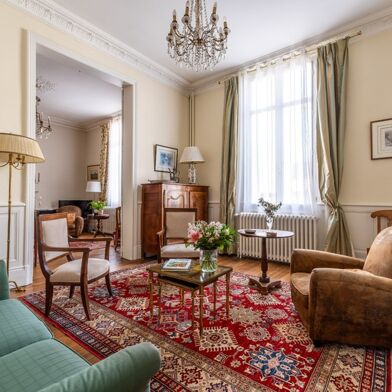 Maison 10 pièces 785800 €