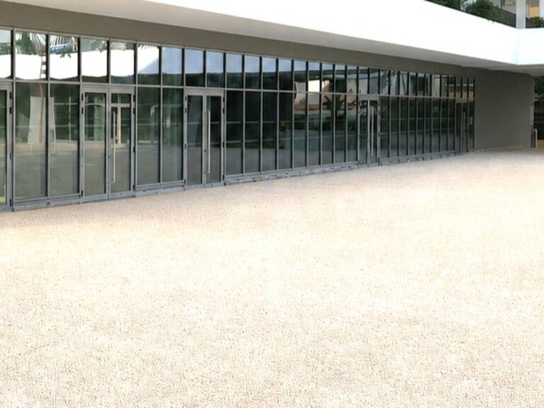 A louer, Local commercial de 144 m², Square Benes, Saint Laurent du Var 06700, Alpes-Maritimes — photo 1