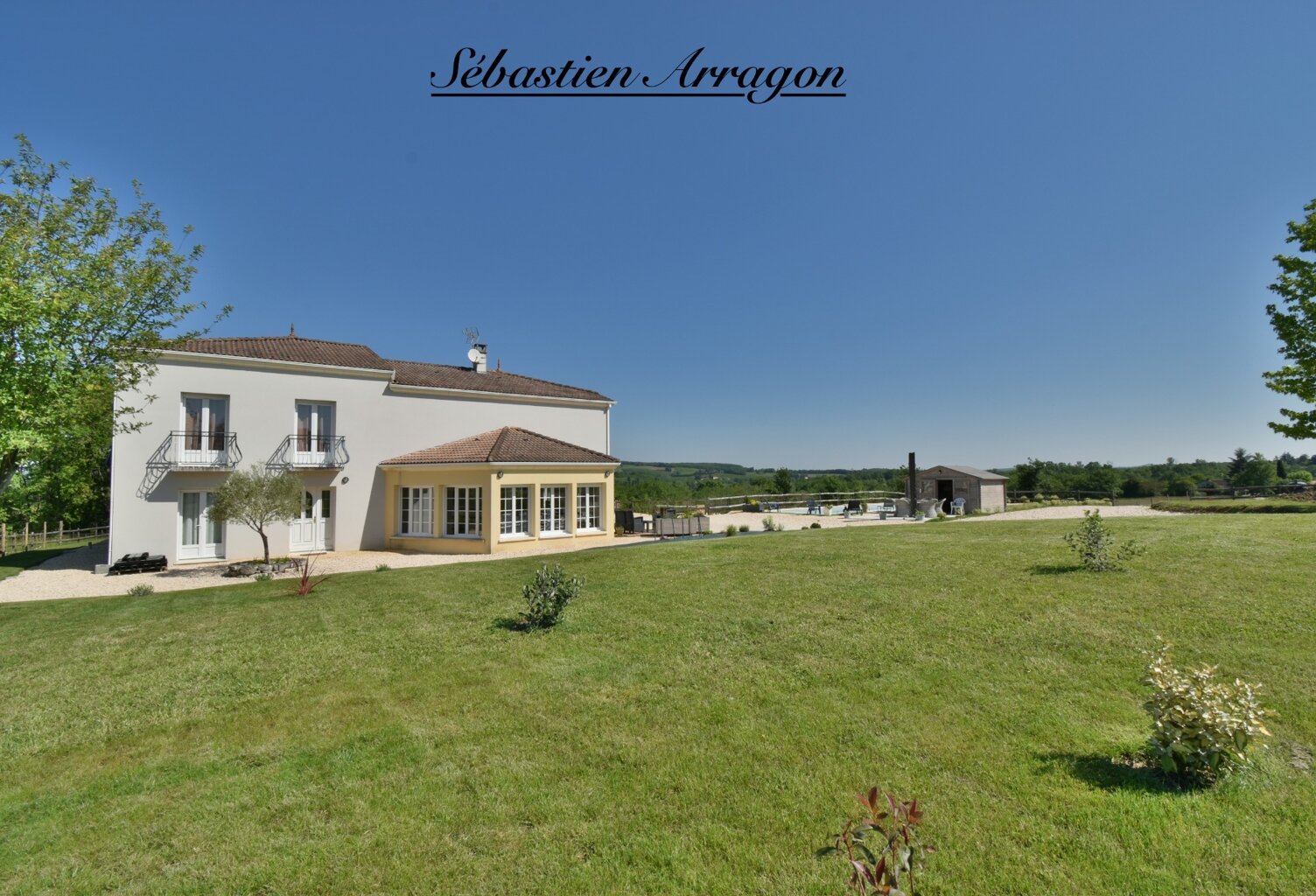 Villa contemporaine 250 m² – 5 chambres – 3 hectares – piscine 18 m – Villeneuve-sur-Lot (47) — photo 1