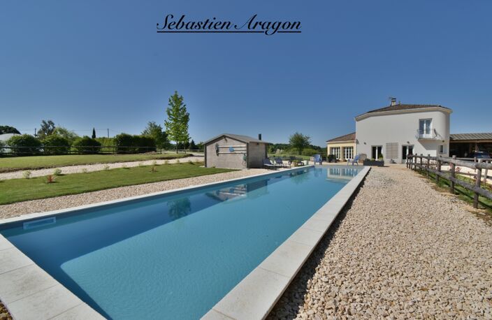 Villa contemporaine 250 m² – 5 chambres – 3 hectares – piscine 18 m – Villeneuve-sur-Lot (47) — photo 3