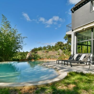 Maison 13 pièces 936000 €