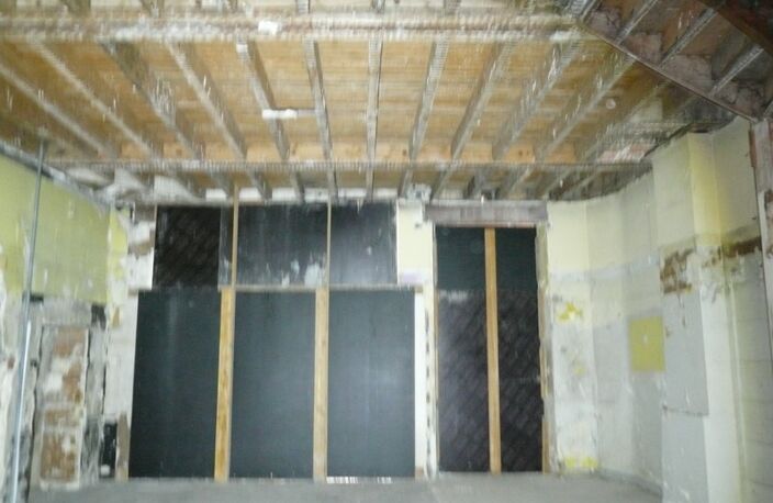 ⚜ COGNAC Rue Piétonne, A vendre IMMEUBLE à RENOVER avec Local Commercial et Logements  ⚜ — photo 3