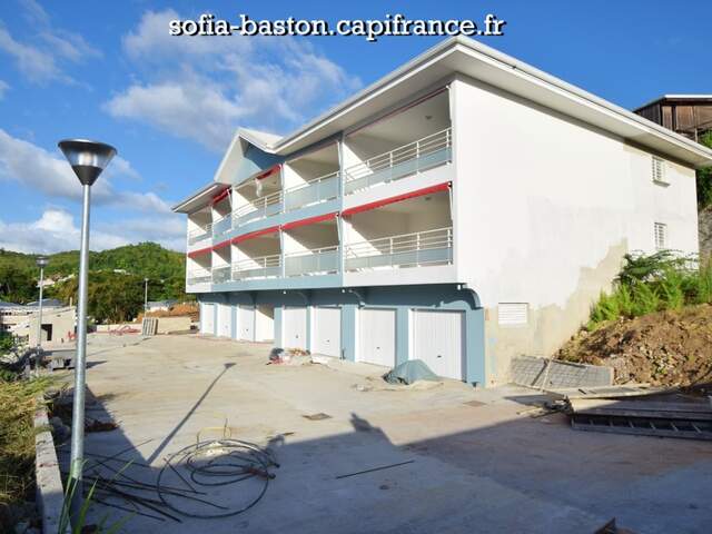 À vendre – Appartement T2 avec varangue 39m2 +Terrasse – Les Trois-Îlets (972) – plage — photo du bien