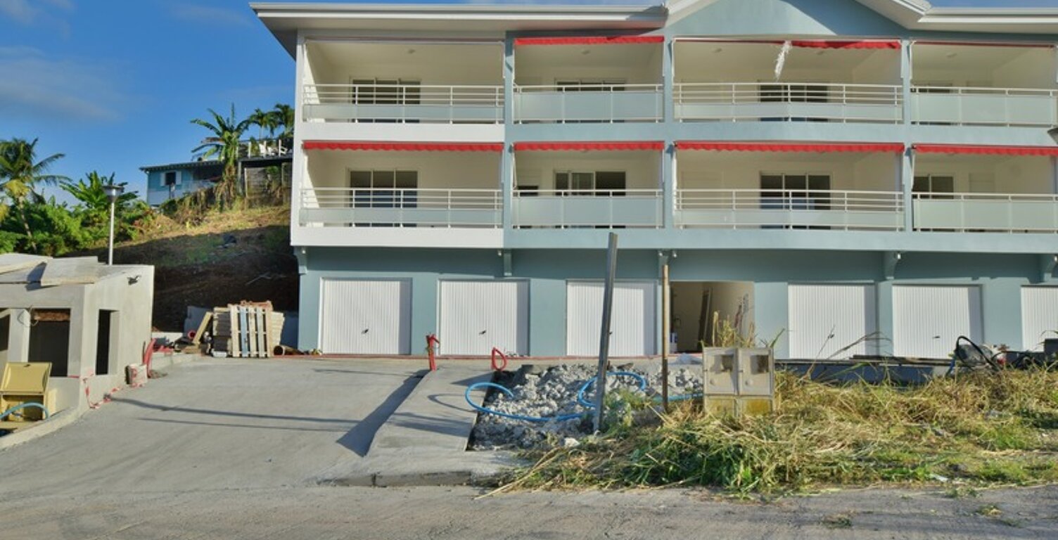 À vendre – T2 39 m² + varangue 19,82 m² – Les Trois-Îlets (972) – Anse à l’Âne Plage — photo 1