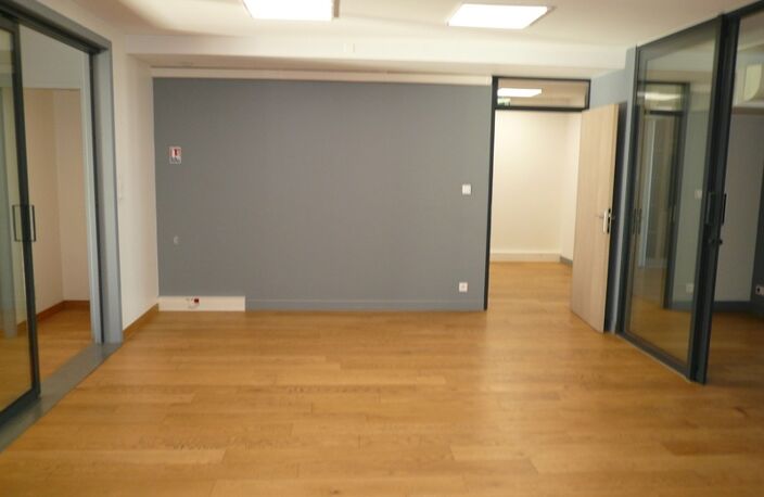 ⚜ COGNAC A Vendre Local/bureau - (Appartement) ⚜ — photo 5
