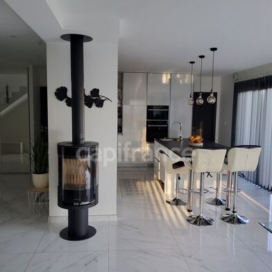 Maison 5 pièces 695000 €