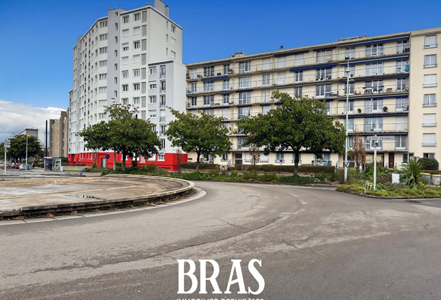 REZE - PONT ROUSSEAU - T1 BIS 42 M² + CAVE — photo 1