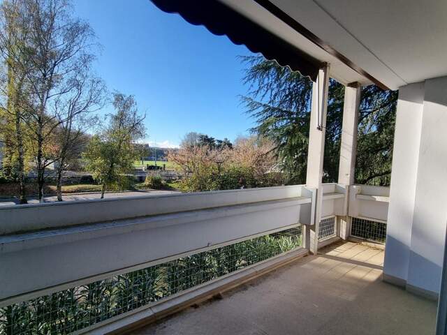 Appartement À Vendre — photo du bien