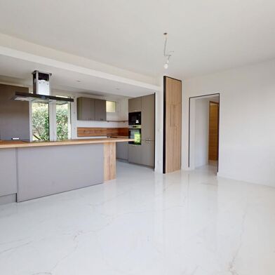 Appartement 4 pièces 244950 €