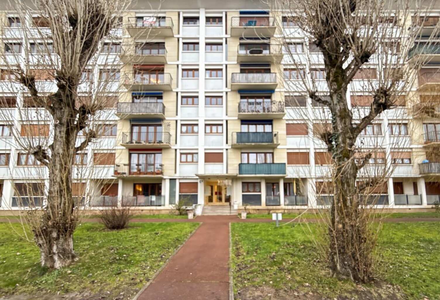 Appartement 3 pièces à vendre Orléans – Rue Xaintrailles | Dernier étage avec potentiel — photo 1