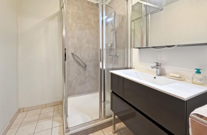 Appartement 3 pièces à vendre Orléans – Rue Xaintrailles | Dernier étage avec potentiel — photo 5