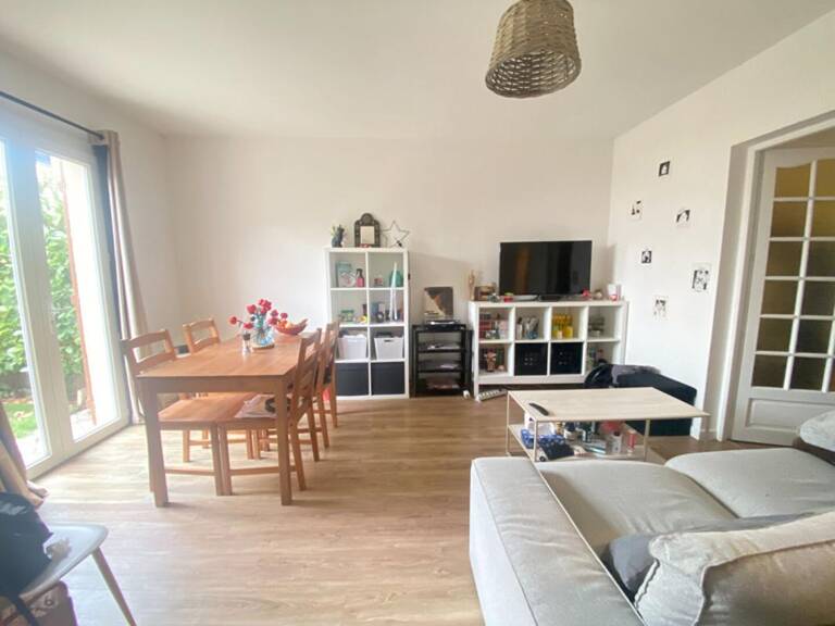 Maison divisée en deux appartements avec jardinet — photo 1