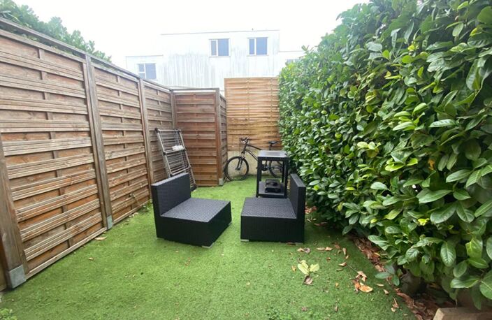 Maison divisée en deux appartements avec jardinet — photo 2