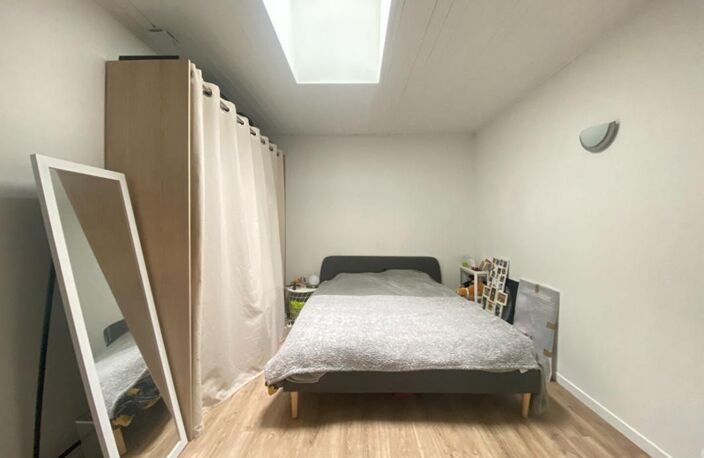 Maison divisée en deux appartements avec jardinet — photo 3