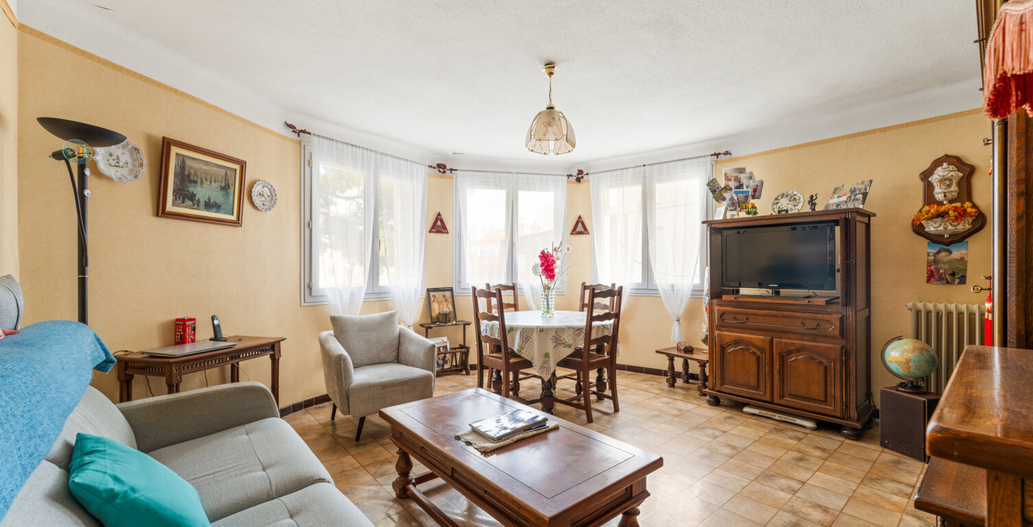 APPARTEMENT T3 72M2 QUARTIER ROUCAS BLANC — photo 1
