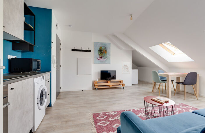 A VENDRE NANTES SAINT CLEMENT LUMINEUX ET SPACIEUX TYPE 2 AU DERNIER ETAGE — photo 4