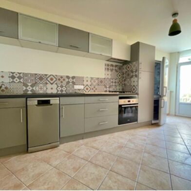 Maison 3 pièces 890 €