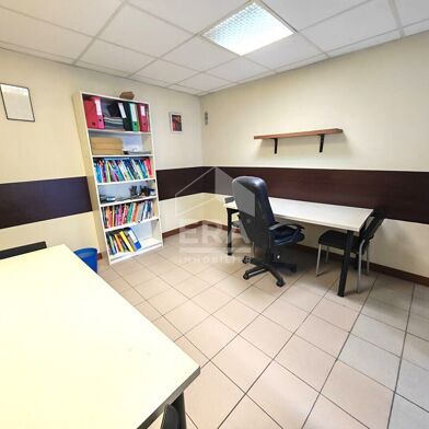 Bureau  138000 €