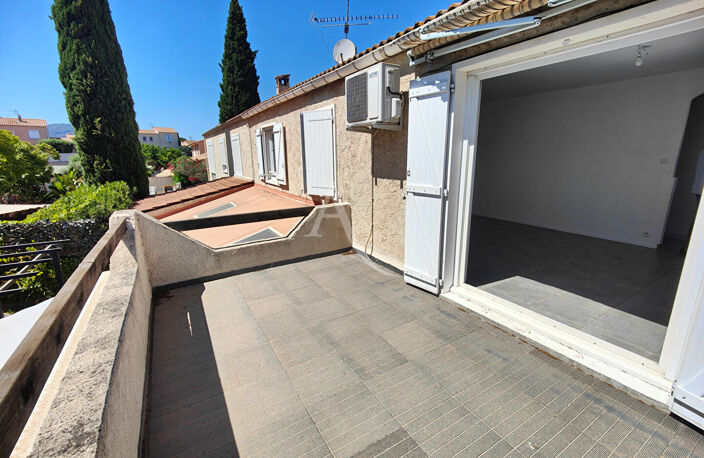 Maison La Crau 7 pièce(s) 141 m2 — photo 4