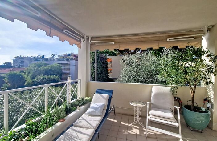 CANNES BASSE CALIFORNIE TERRASSE PISCINE — photo 4