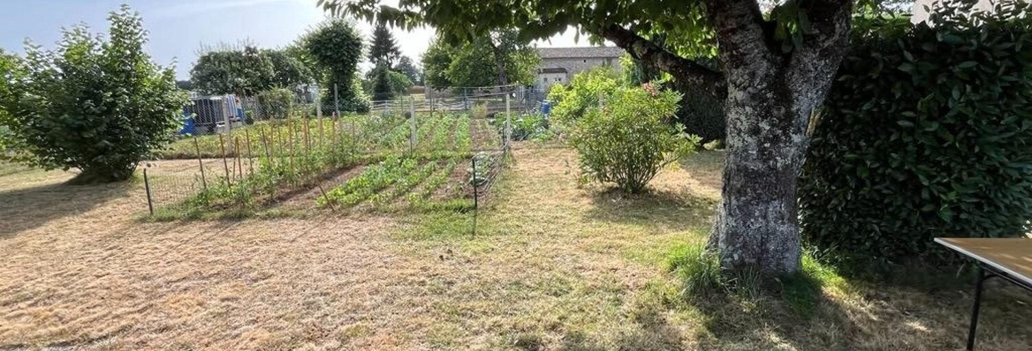 Terrain  794 m² à vendre à Les Adjots (16700)