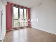 Appartement de trois pièces dans une résidence familiale et verdoyante! — photo 2