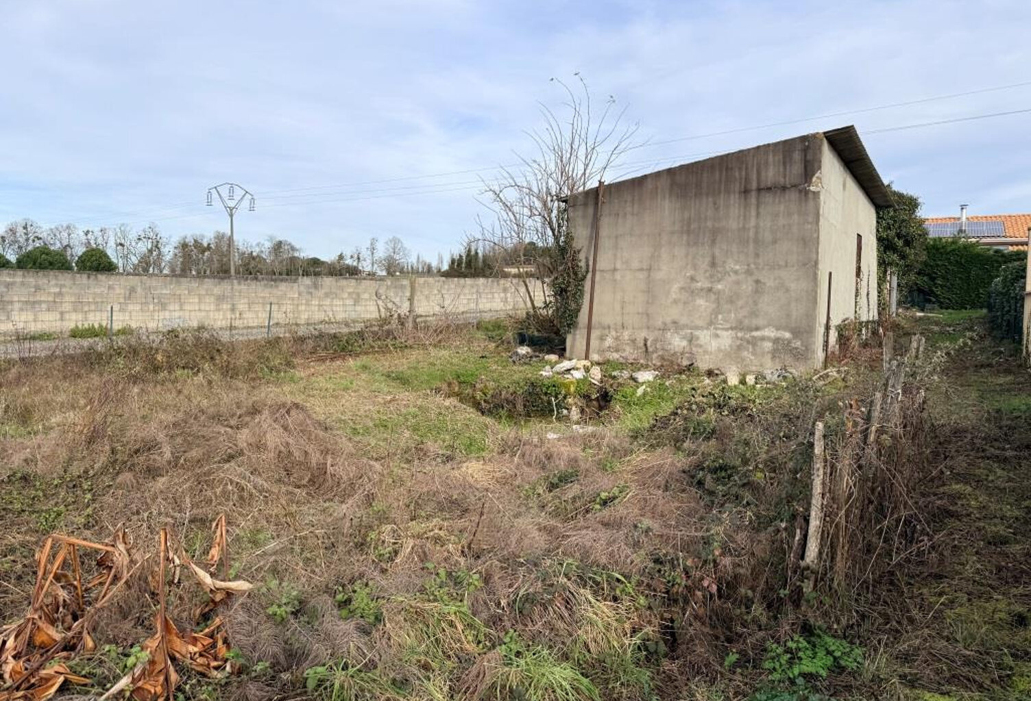 ST ANDRE DE CUBZAC TERRAIN CONSTRUCTIBLE 580 m2 AVEC BÂTIMEN — photo 1