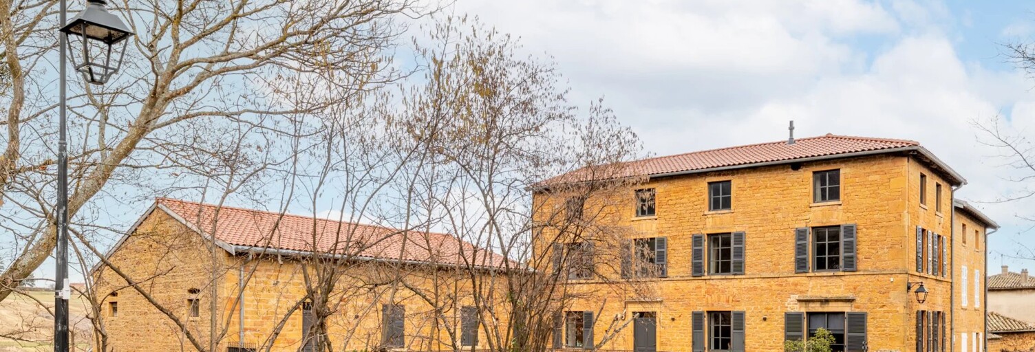 Maison 7 Pièces 256 m² à vendre à Ville-sur-Jarnioux (69640)