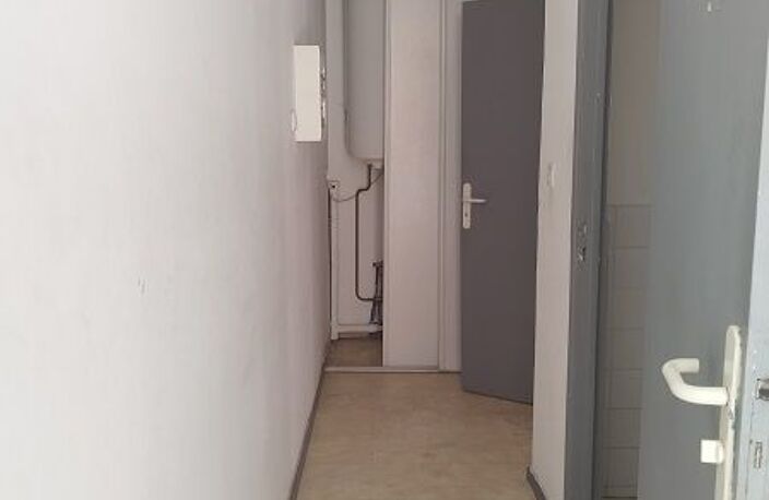 2 Pièces F2 a rénové — photo 3