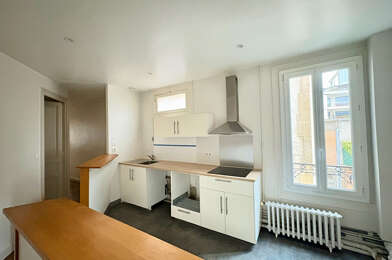 Appartement 3 pièces 870 €