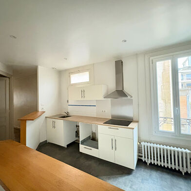 Appartement 3 pièces 870 €