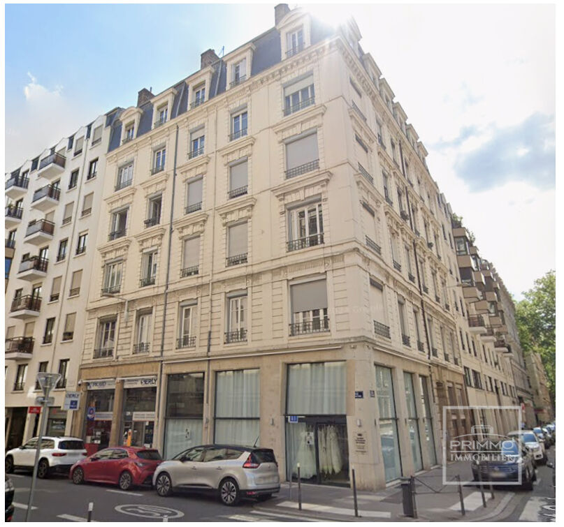 Local commercial L T