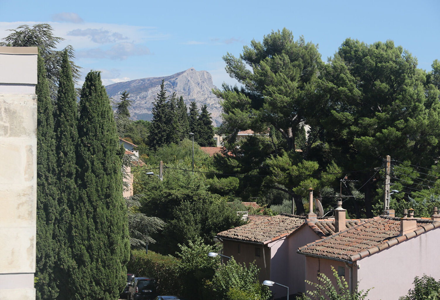Aix Nord : Superbe vue sur la ville - Dernier étage — photo 1