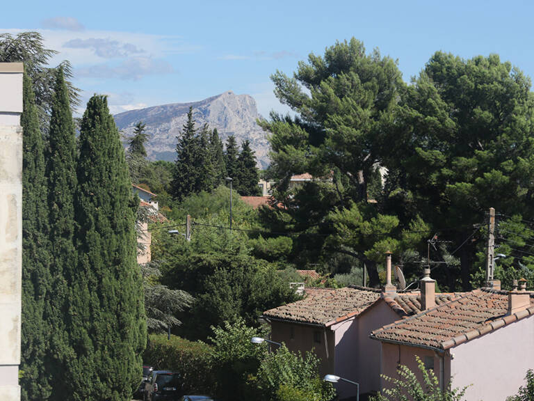 Aix Nord : Superbe vue sur la ville - Dernier étage — photo 1
