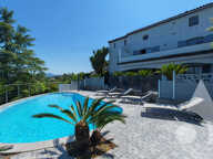 SAINT-RAPHAEL SUPERBE VILLA CONTEMPORAINE AVEC PISCINE ET 5 CHAMBRES — photo 2