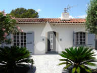 SAINT-RAPHAEL SUPERBE VILLA CONTEMPORAINE AVEC PISCINE ET 5 CHAMBRES — photo 3