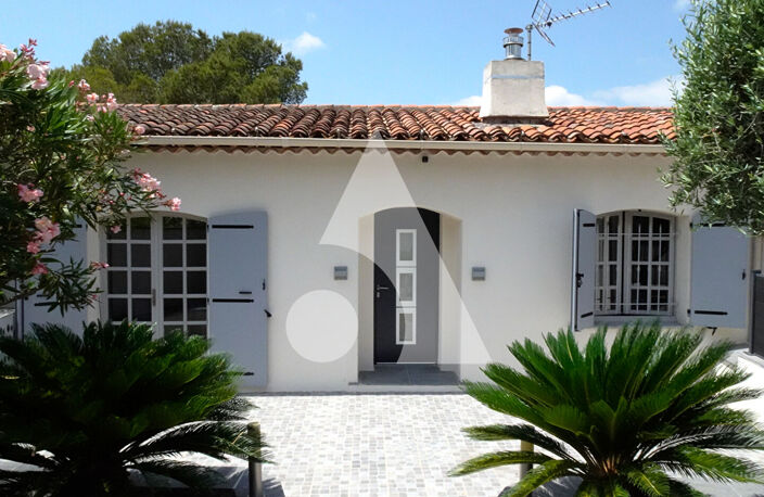 SAINT-RAPHAEL SUPERBE VILLA CONTEMPORAINE AVEC PISCINE ET 5 CHAMBRES — photo 3