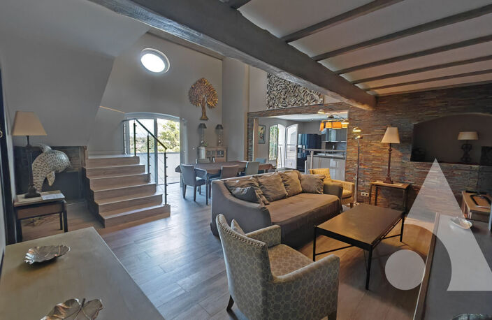 SAINT-RAPHAEL SUPERBE VILLA CONTEMPORAINE AVEC PISCINE ET 5 CHAMBRES — photo 5