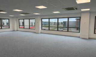 Bureau  1365 m² à louer à Tours (37200)