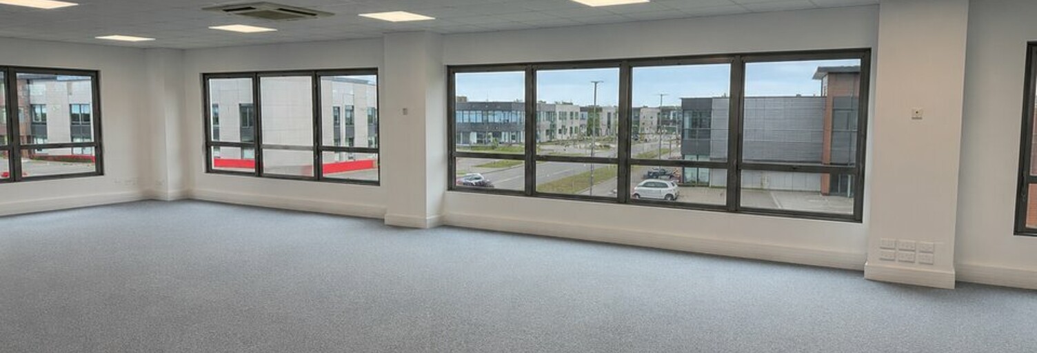 Bureau  1365 m² à louer à Tours (37200)